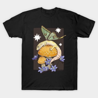 Fairy Leopard Gecko with Spanish Moon Moth Wings on a Yellow Fly Agaric T-Shirt